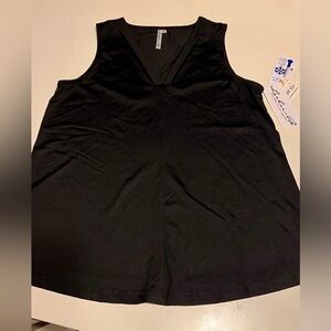Lulu-B UPF 50+ Cooling Fabric Sleeveless V-Neck Top Black Size Small NWT new​​